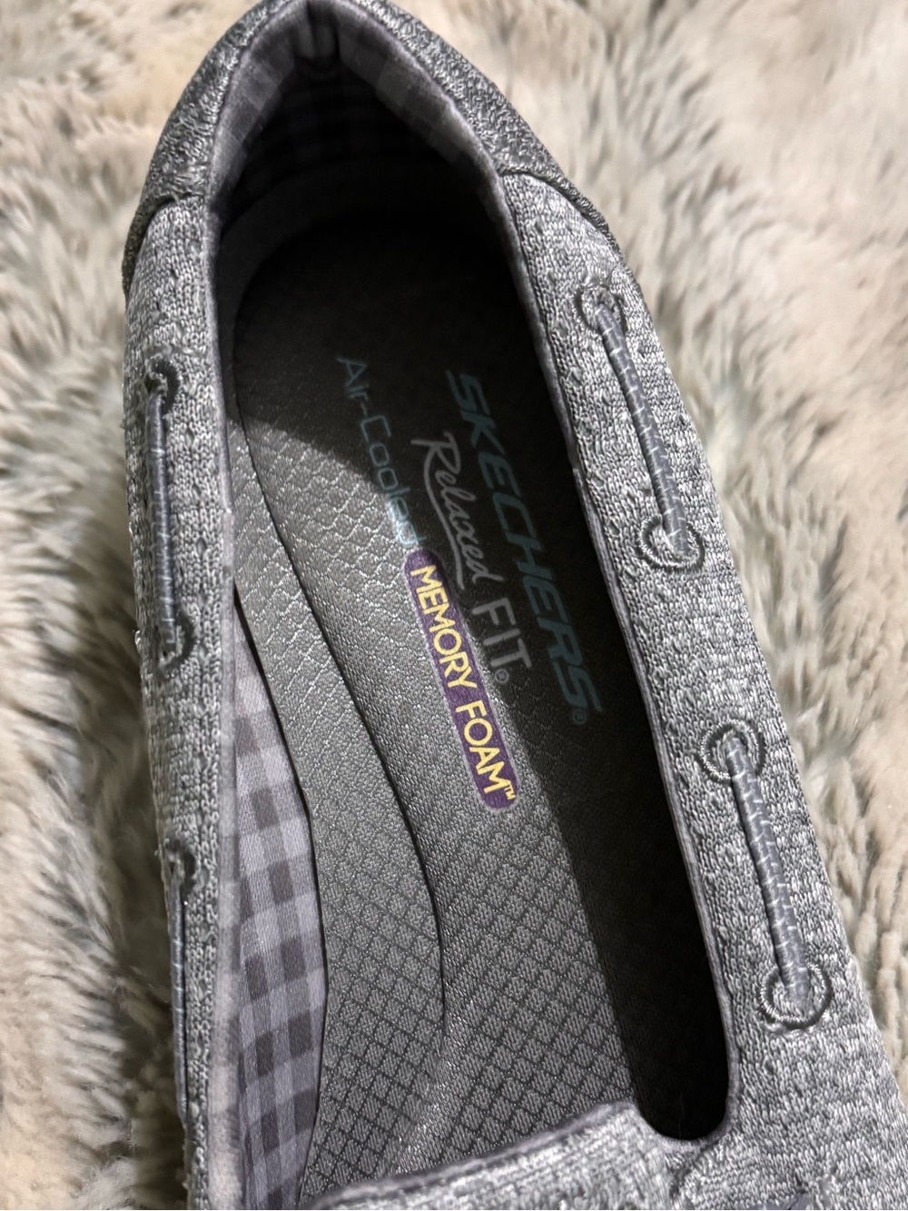 Woman’s Skechers - Picture 3 of 8